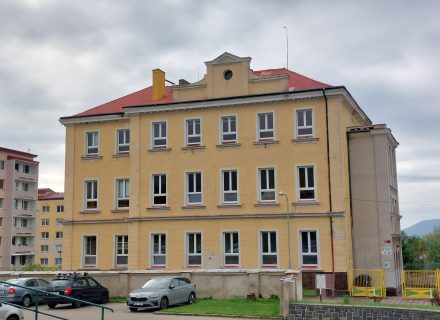 1_Oprava krovu, krytiny a historické fasády Masarykova ZŠ a MŠ Krupka, B. Němcové 140_6