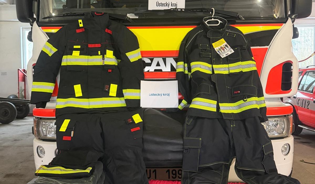 foto obleky hasiči