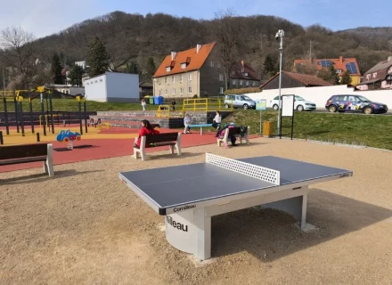 plovárna stůl