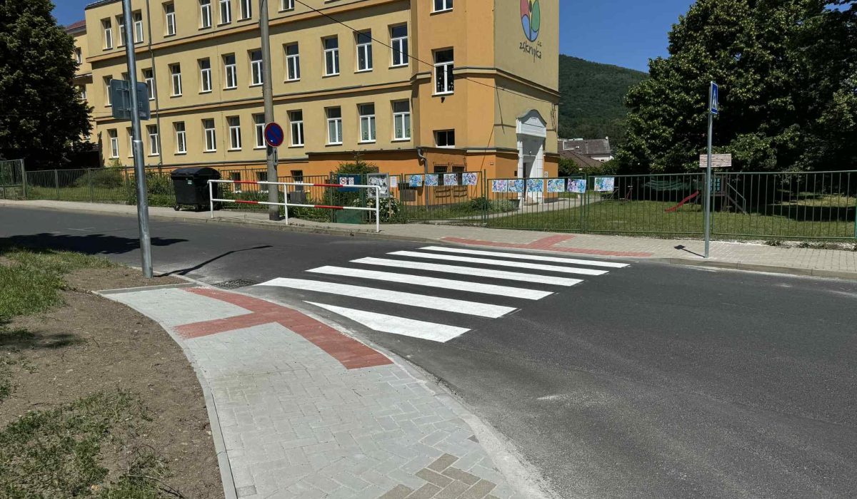přechod u školy 1